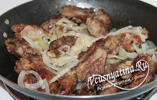 Куриная печень с луком