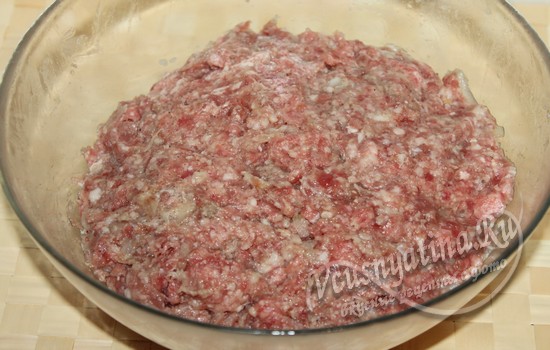 вымешиваем фарш
