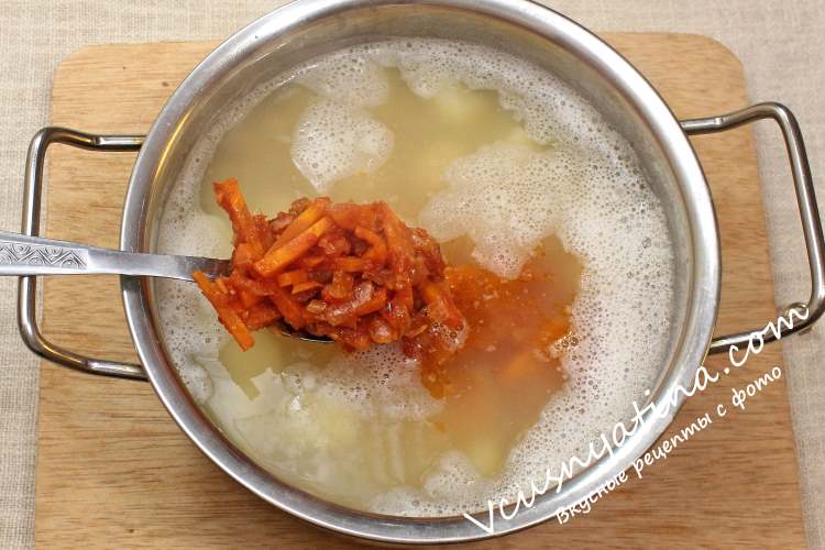 Сытный, наваристый, густой, полезный и экономный в плане финансов - фасолевый суп из белой фасоли